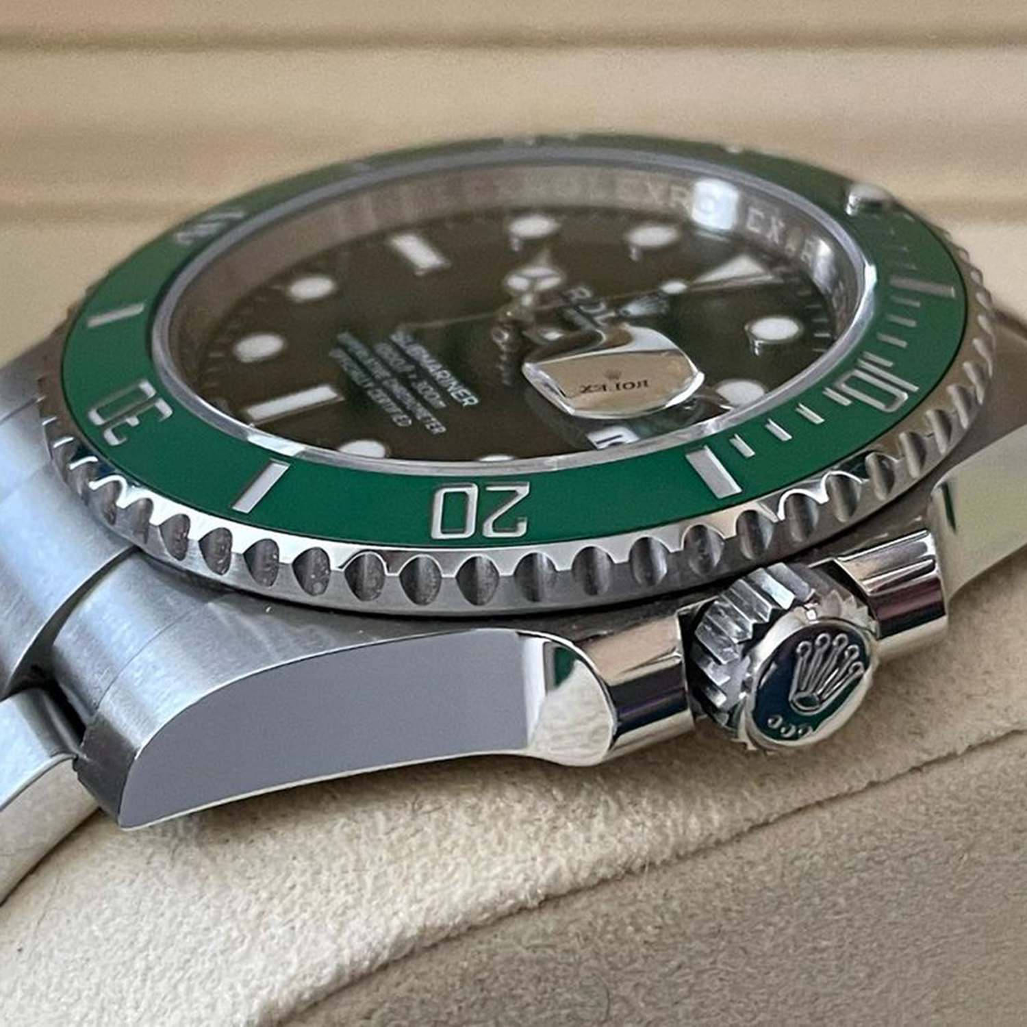 Rolex Submariner Date Hulk Green Dial Steel Mens Watch 116610LV Unworn
