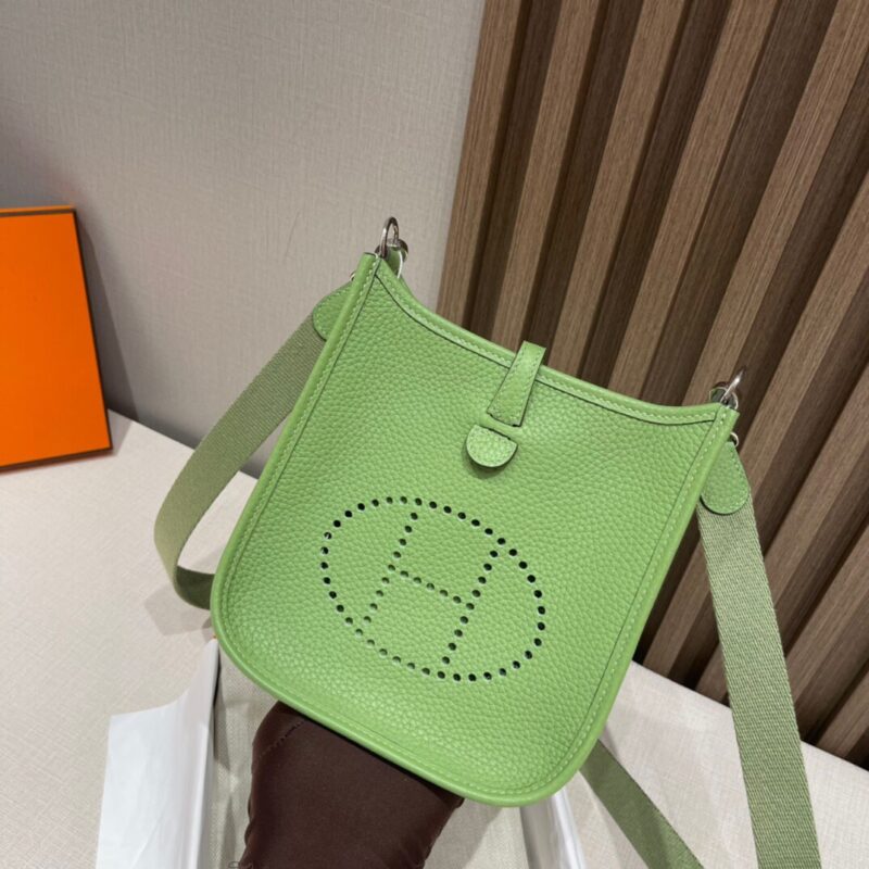 Replica Hermès Evelyne II Tpm Light Green
