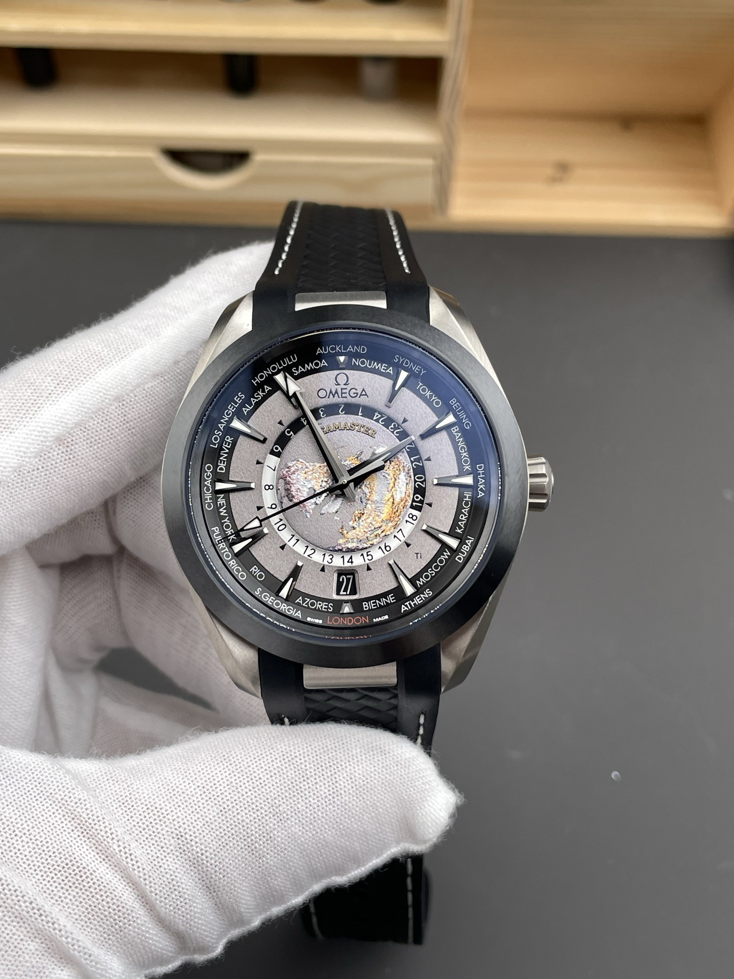 Worldtimer Black Titanium Seamaster 150