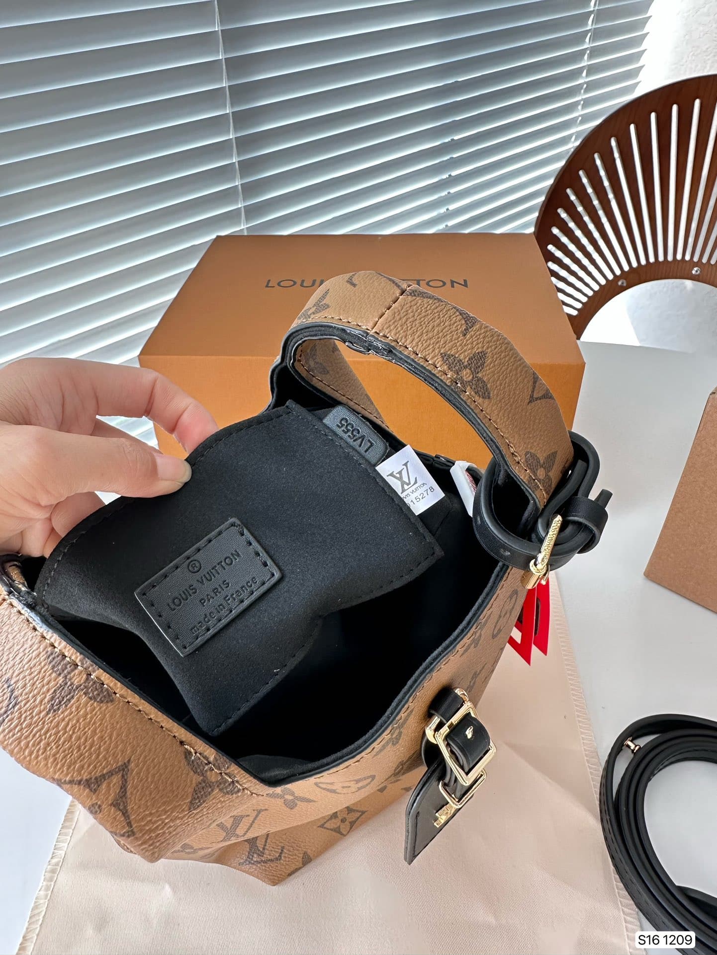 Louis Vuitton Atlantis Bucket Monogram Canvas 17Cm M46816