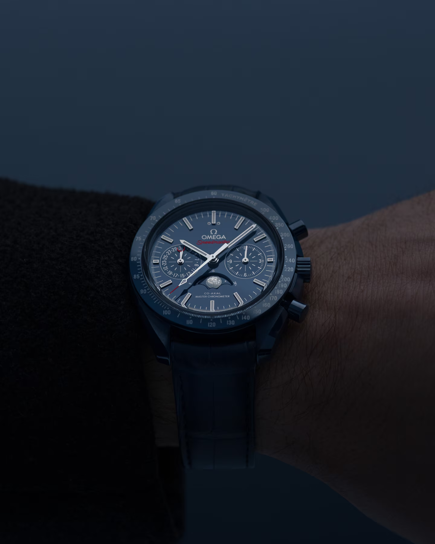 Speedmaster Moonphase 44.25 mm, blue ceramic on leather strap 30493445203001