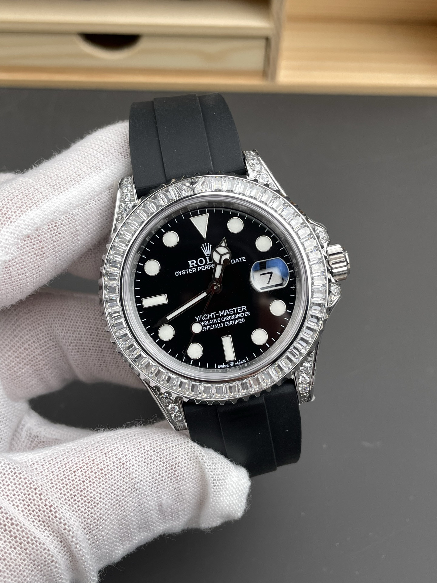 Full Diamond Bezel White Gold Yacht-Master