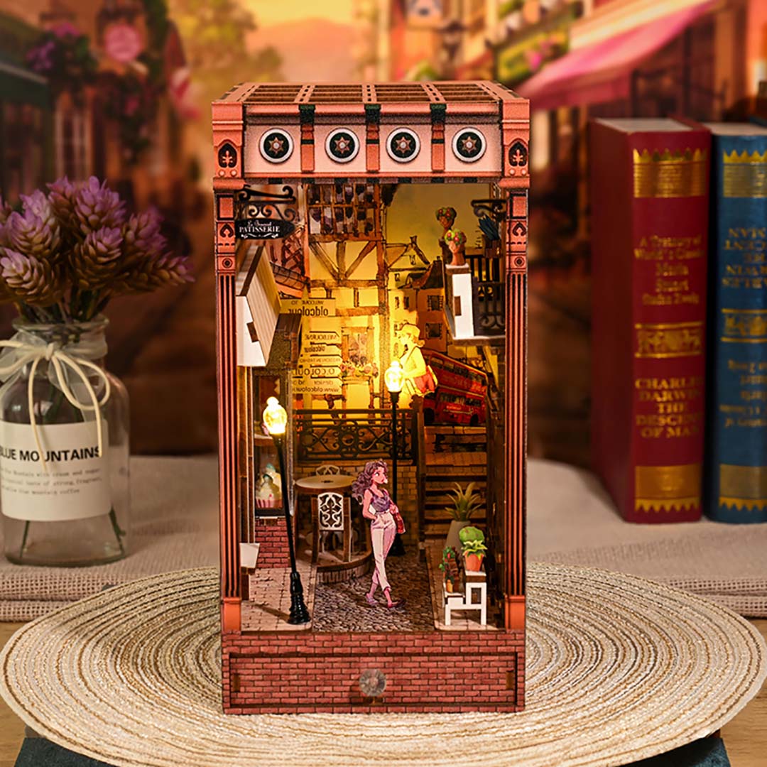 Bustling Street Scene Wooden Book Nook