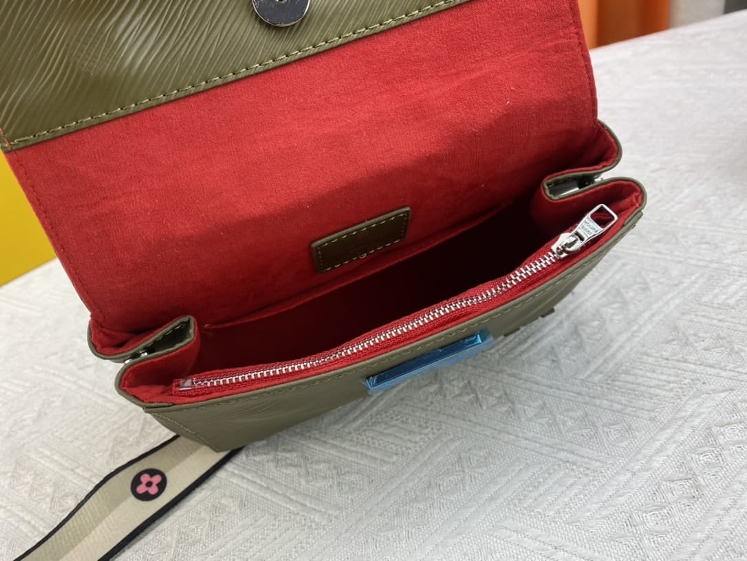 Louis Vuitton Cluny Mini Geen 22Cm