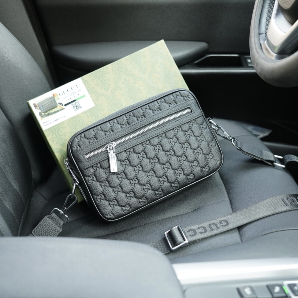 Gucci Gg Emblem Small Crossbody Bag Black 27Cm 850242 Aafom 1053