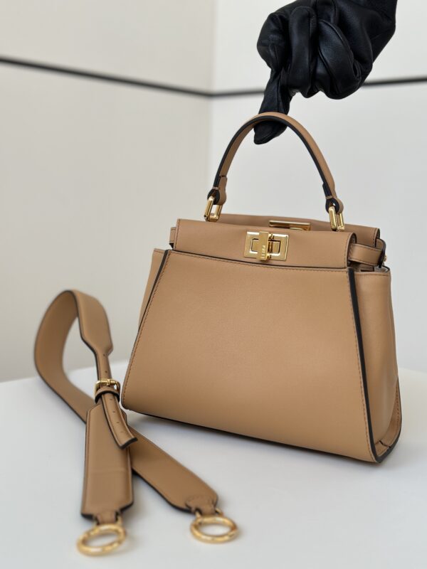 Replica Fendi Peekaboo Large Light Brown