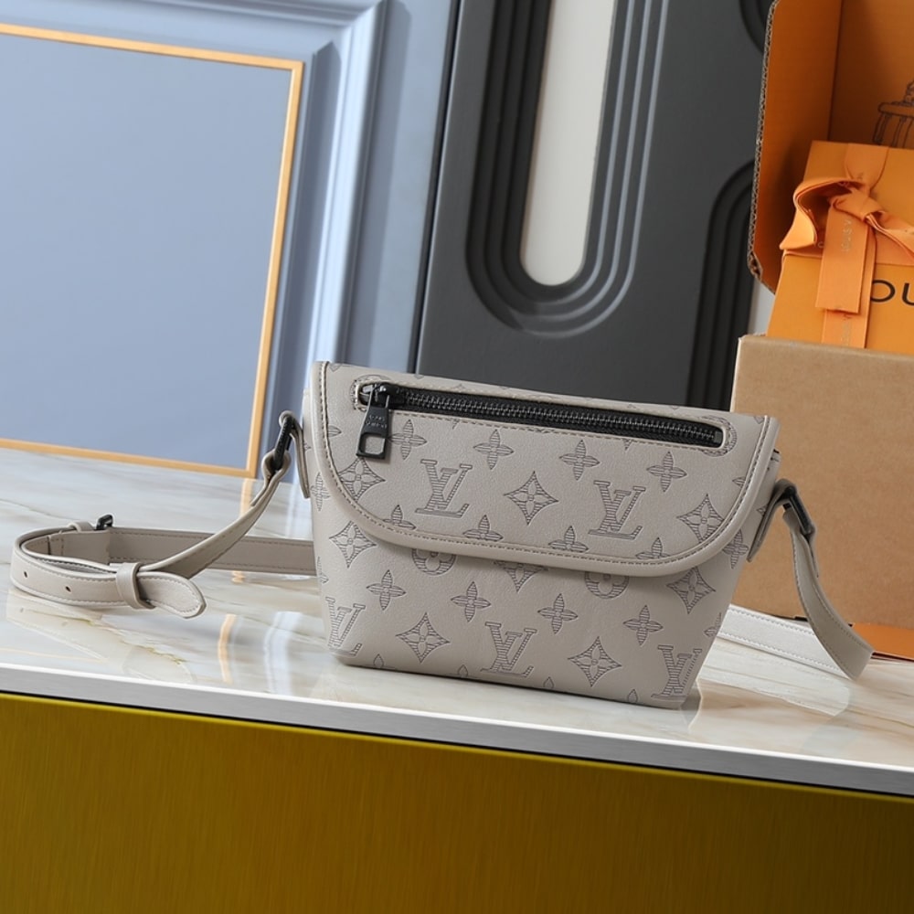 Louis Vuitton Pulse Wearable Wallet Sand 22cm M14794