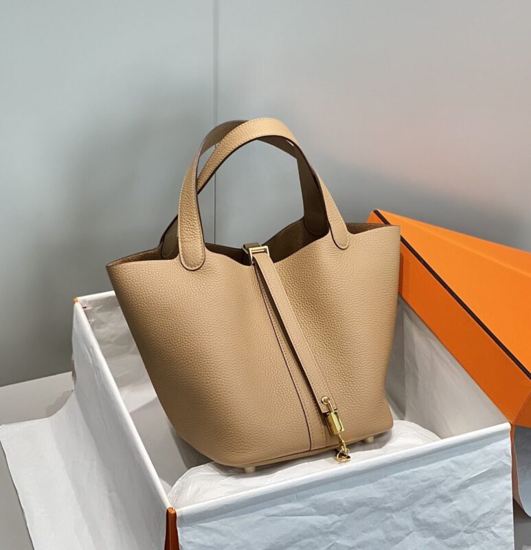 Replica Hermès Picotin Lock Milk Tea