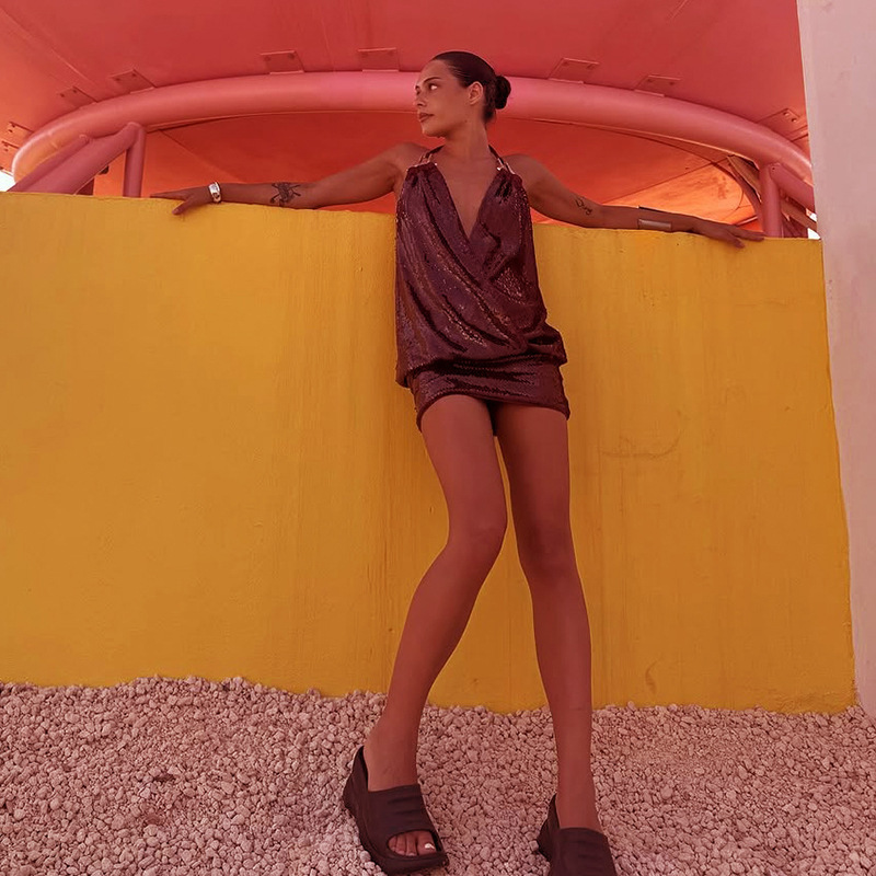 Women Spring Sexy V-Neck Sequined Hardware Buckle Neck Dress