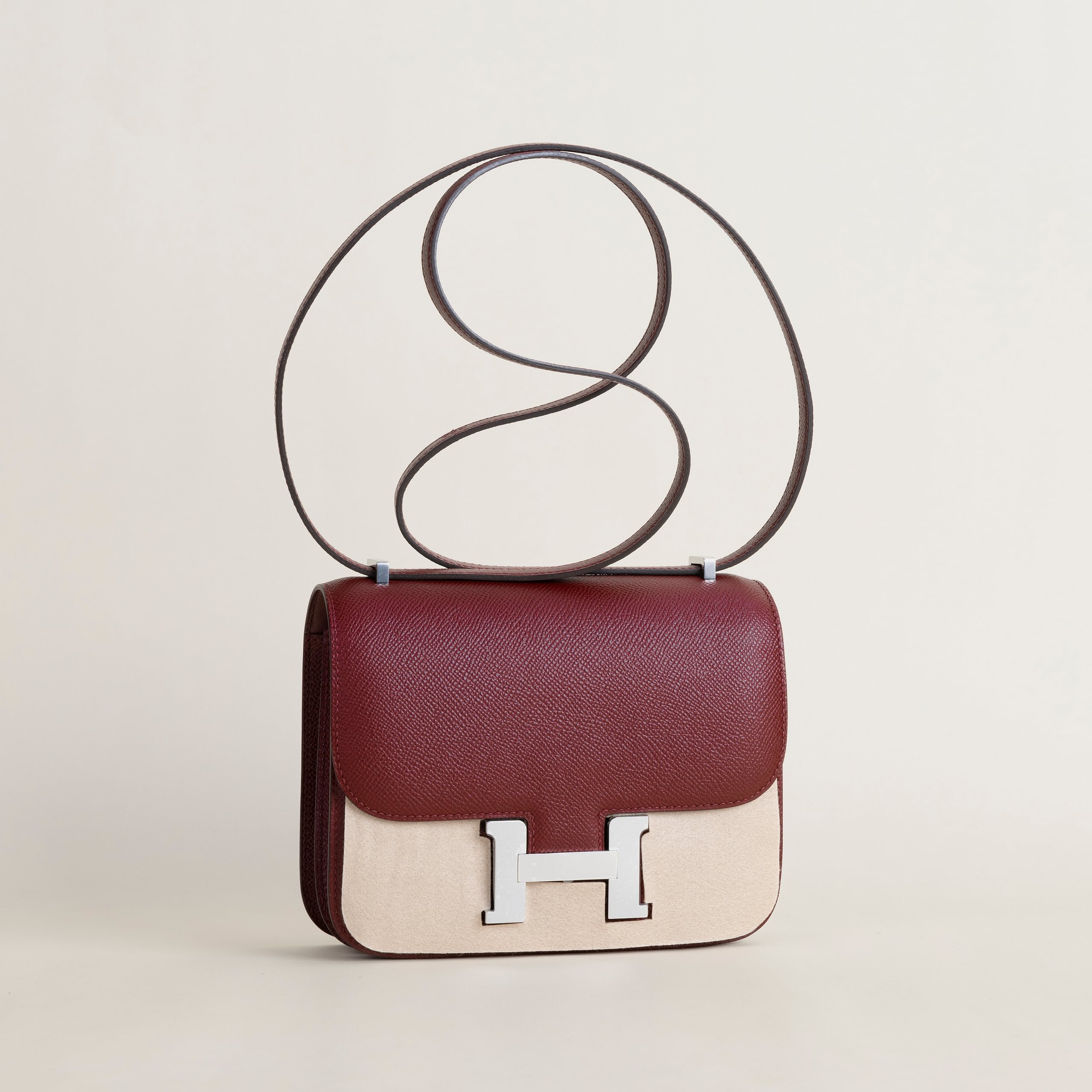 Constance 18 Epsom rouge H PHW