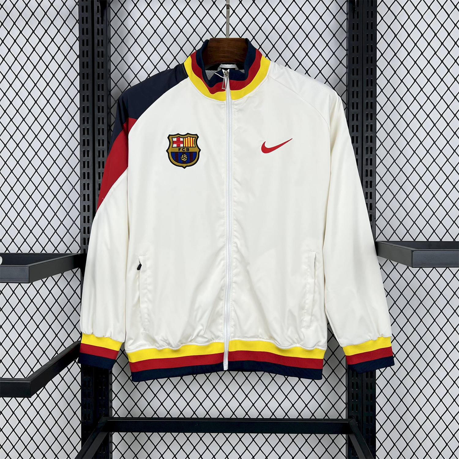 Retro Barcelona 1994-95 Player Windbreaker - White