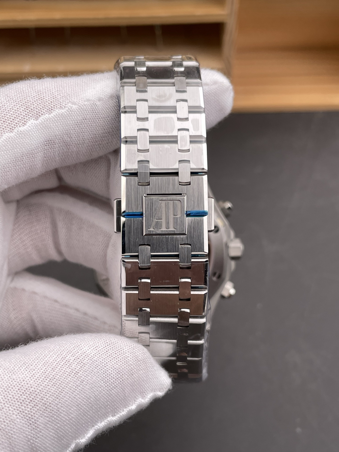 Royal Oak 26240 Blue Dial