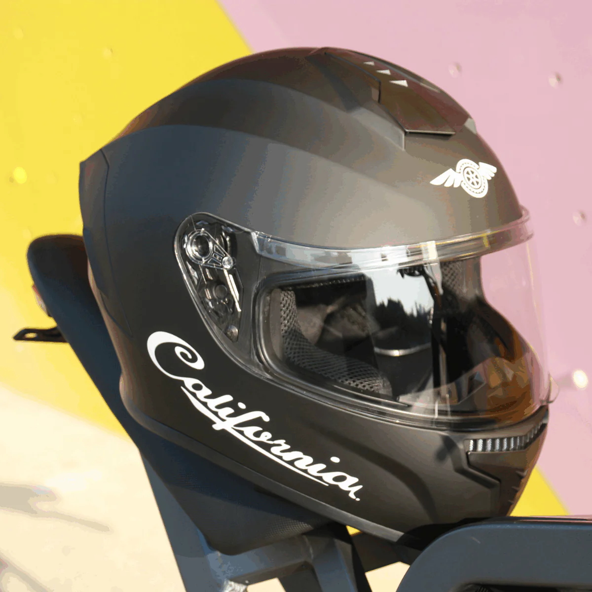 Freego Custom AeroFlow Full-Face Helmet �C DOT Certified