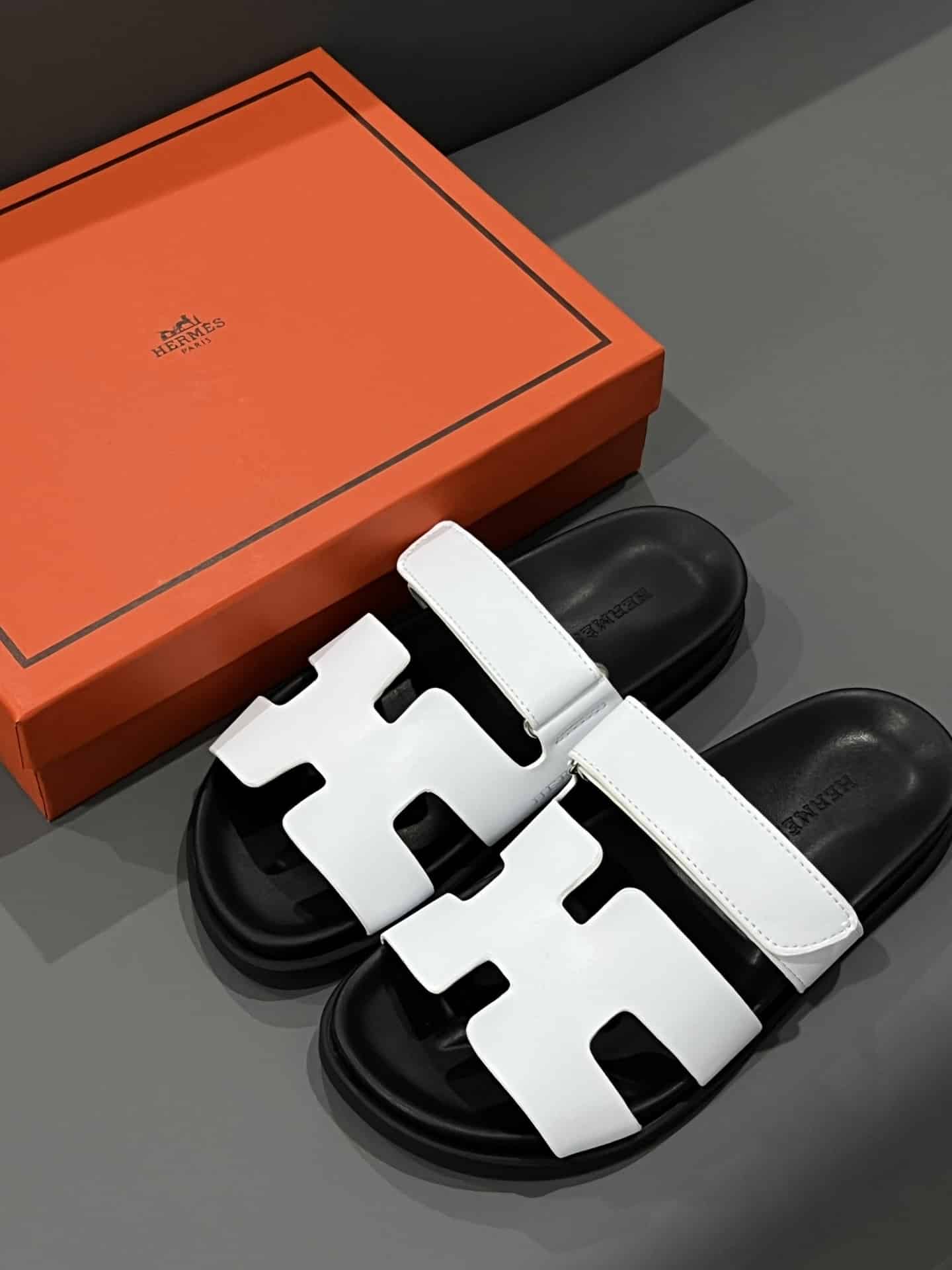 Hermes Chypre Sandal Blanc Calfskin White H222100Z 90345