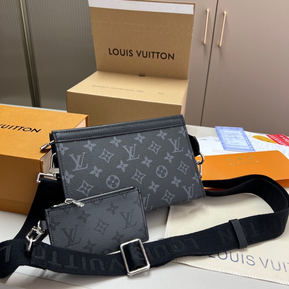 Louis Vuitton Gaston Wearable Wallet Monogram Eclipse Black 21cm M81124