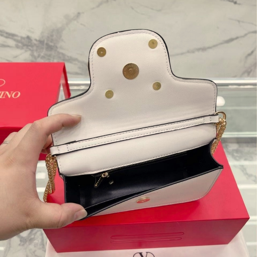Valentino Locò Small Shoulder Bag In White 20cm 1W2B0K53ZXLI16