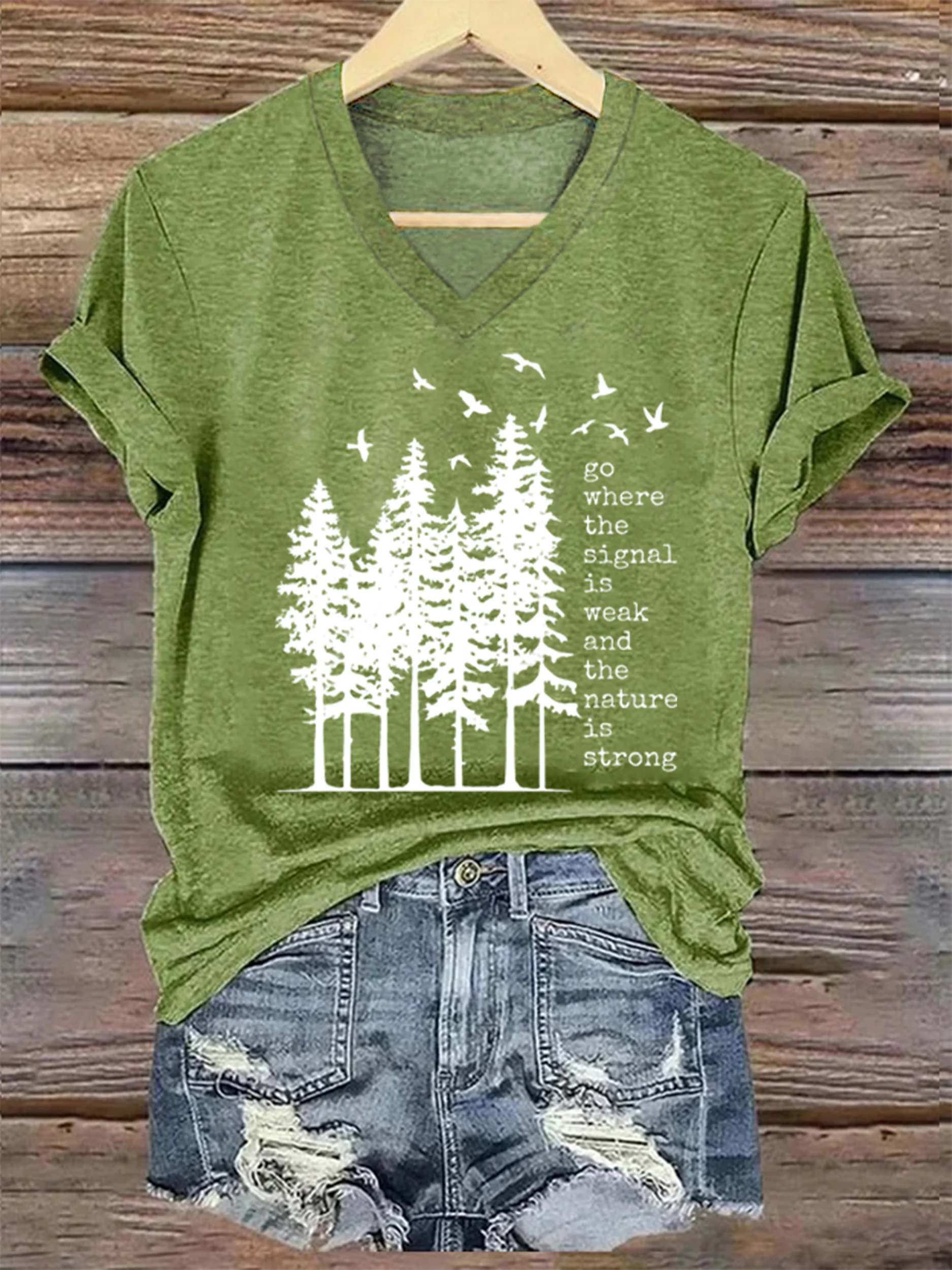 Women's Go Where The Signal Is Weak And Nature Is Strong Printed Short-Sleeved T-Shirt
