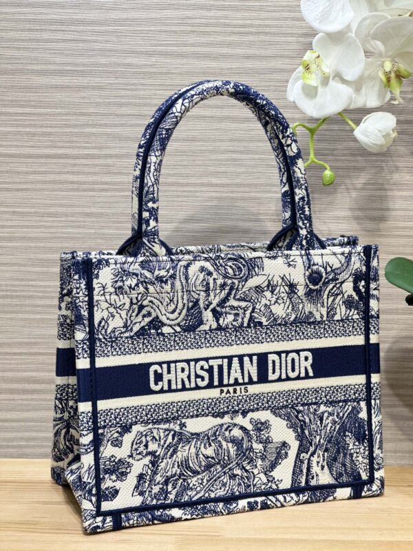 Replica Dior Tote Book Blue Tiger