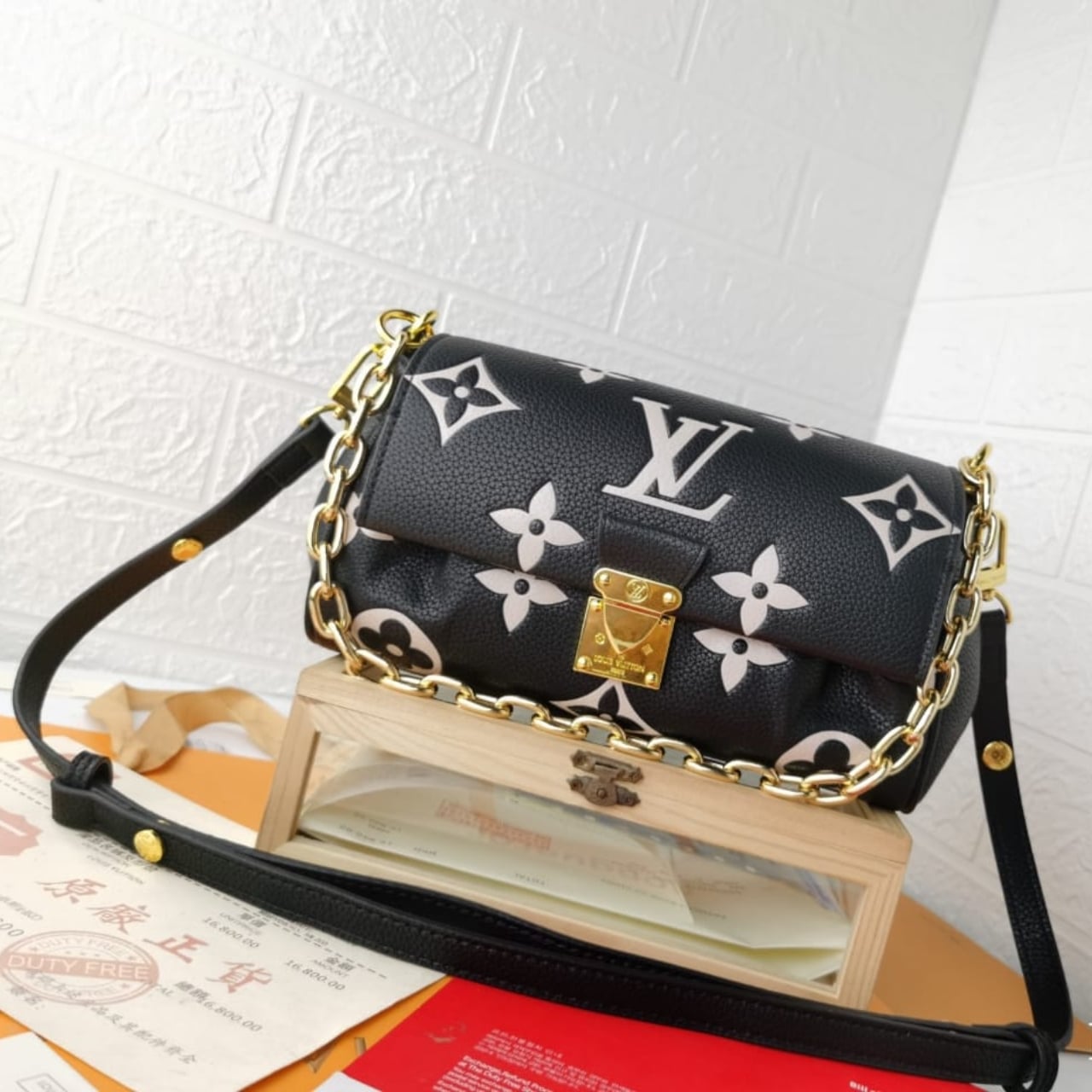 Louis Vuitton Favorite Bag Bicolour Monogram Empreinte Black 24Cm M45859