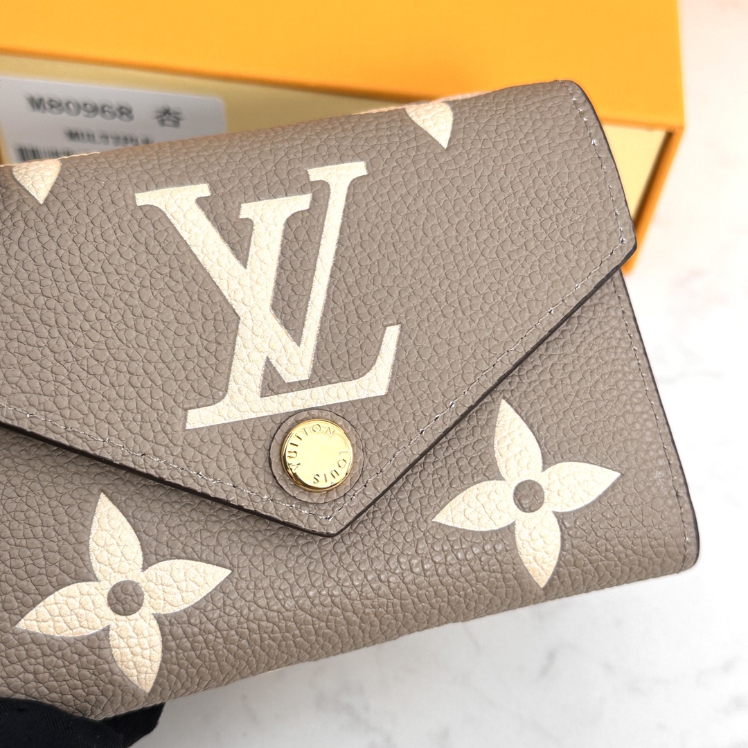 Louis Vuitton Victorine Wallet Beige 12Cm M81861