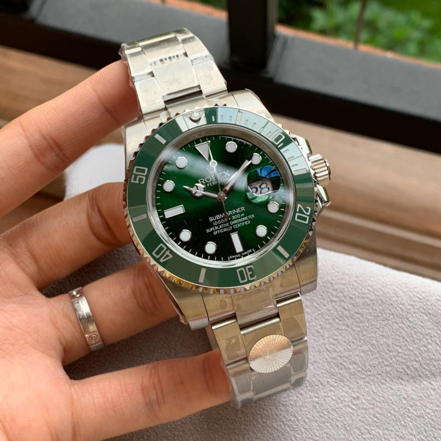 Rolex Submariner Date Hulk Green Dial Steel Mens Watch 116610LV Unworn