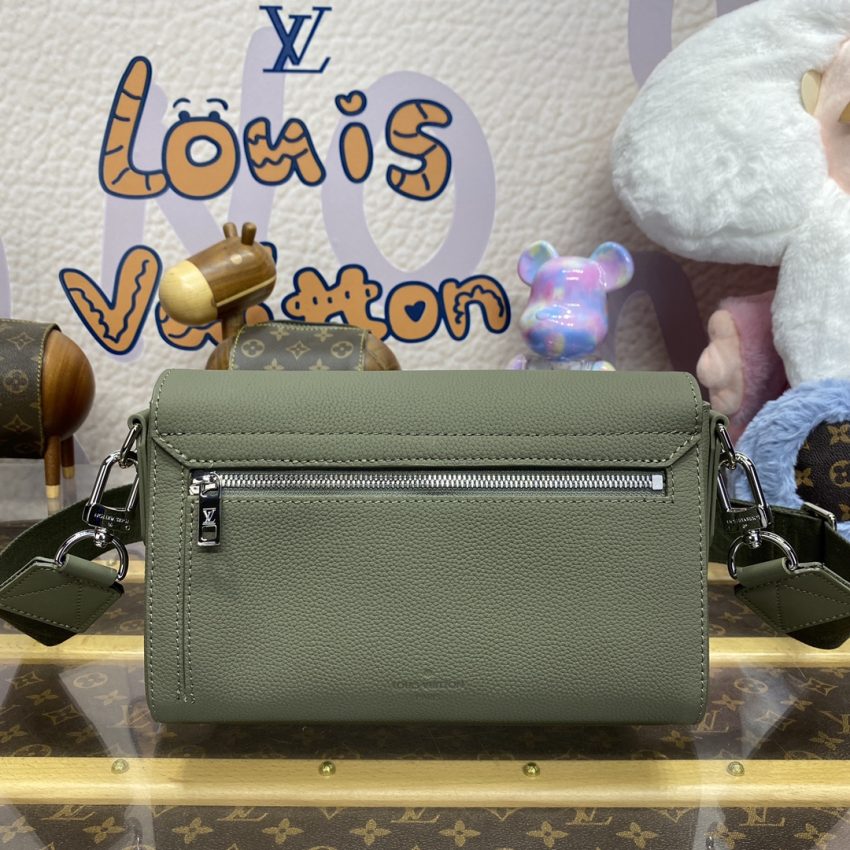 Replica Louis Vuitton Takeoff Messenger