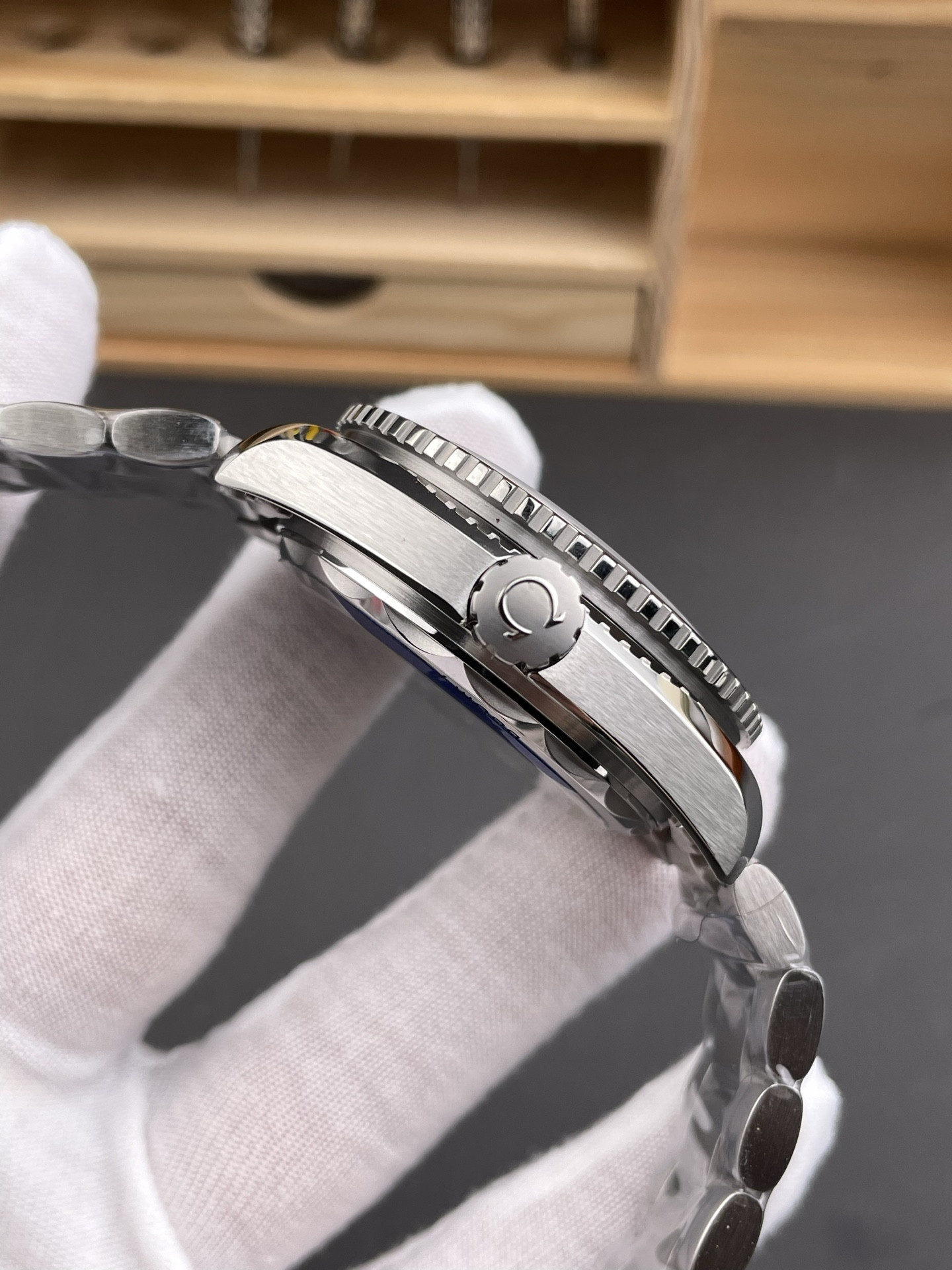 Seamaster 600 GMT, Taiji Bezel