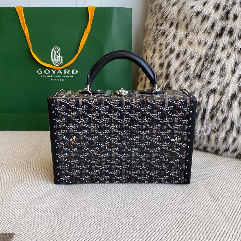 Goyard Grand Hotel Trunk — Premium Luggage Dupe