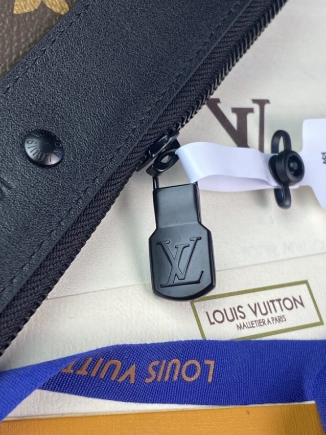 Louis Vuitton To Go Pochette Brown