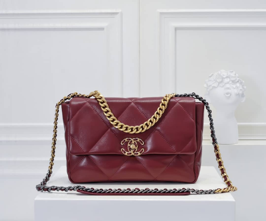 Chanel 19 Flap Bag Shiny Crumpled Leather Burgundy 22Cm