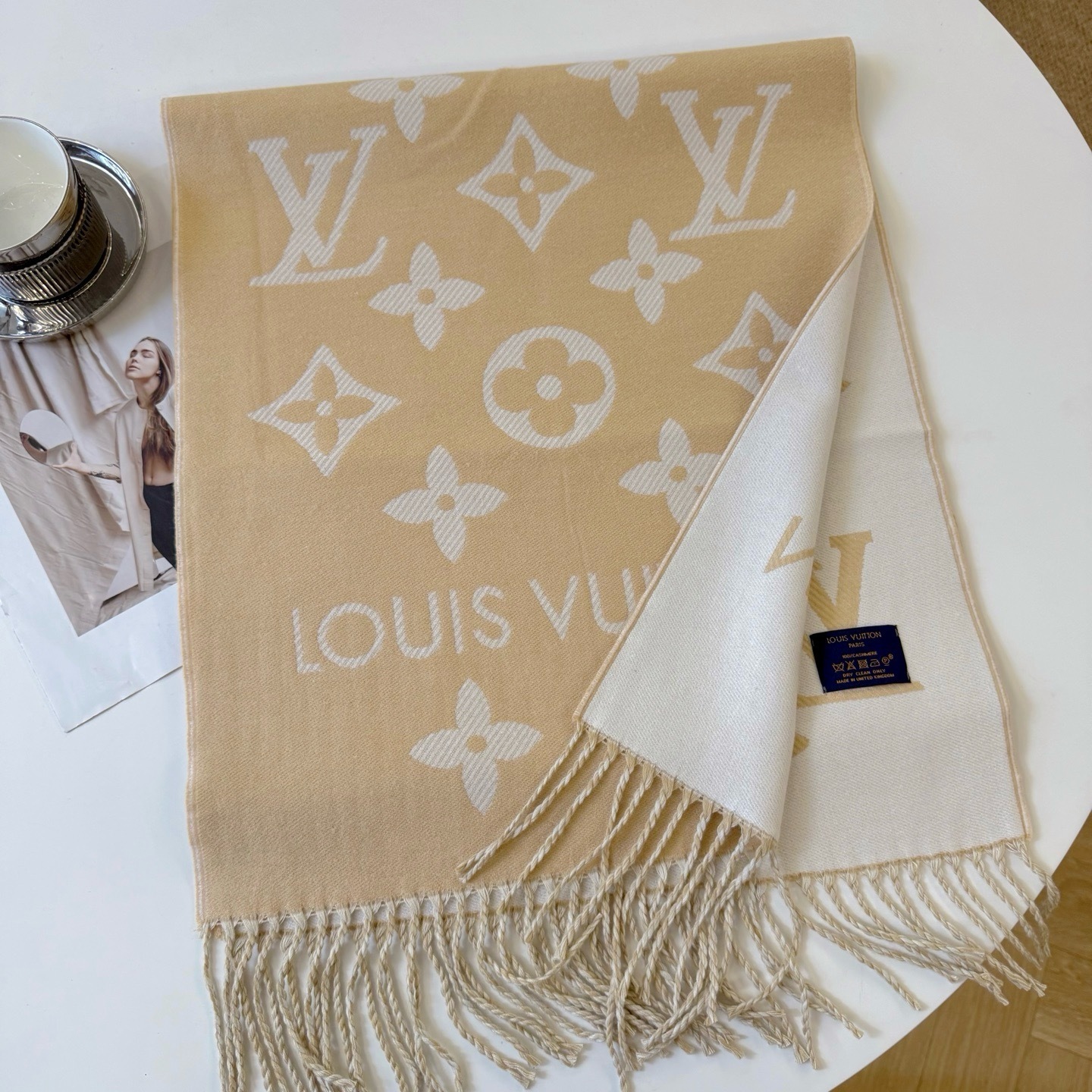 Louis Vuitton Lv Essential Scarf Beige M77728