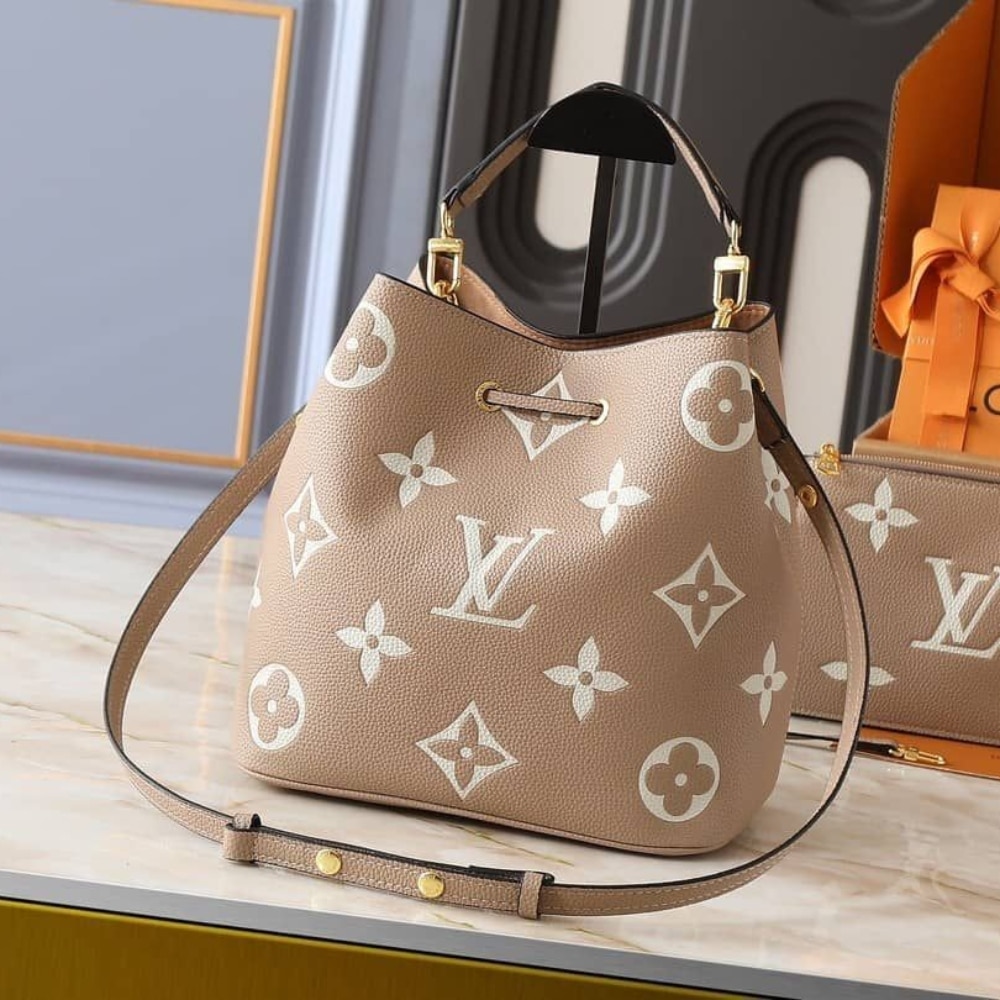 Louis Vuitton Néonoé MM Bag Arizona 25Cm M45808