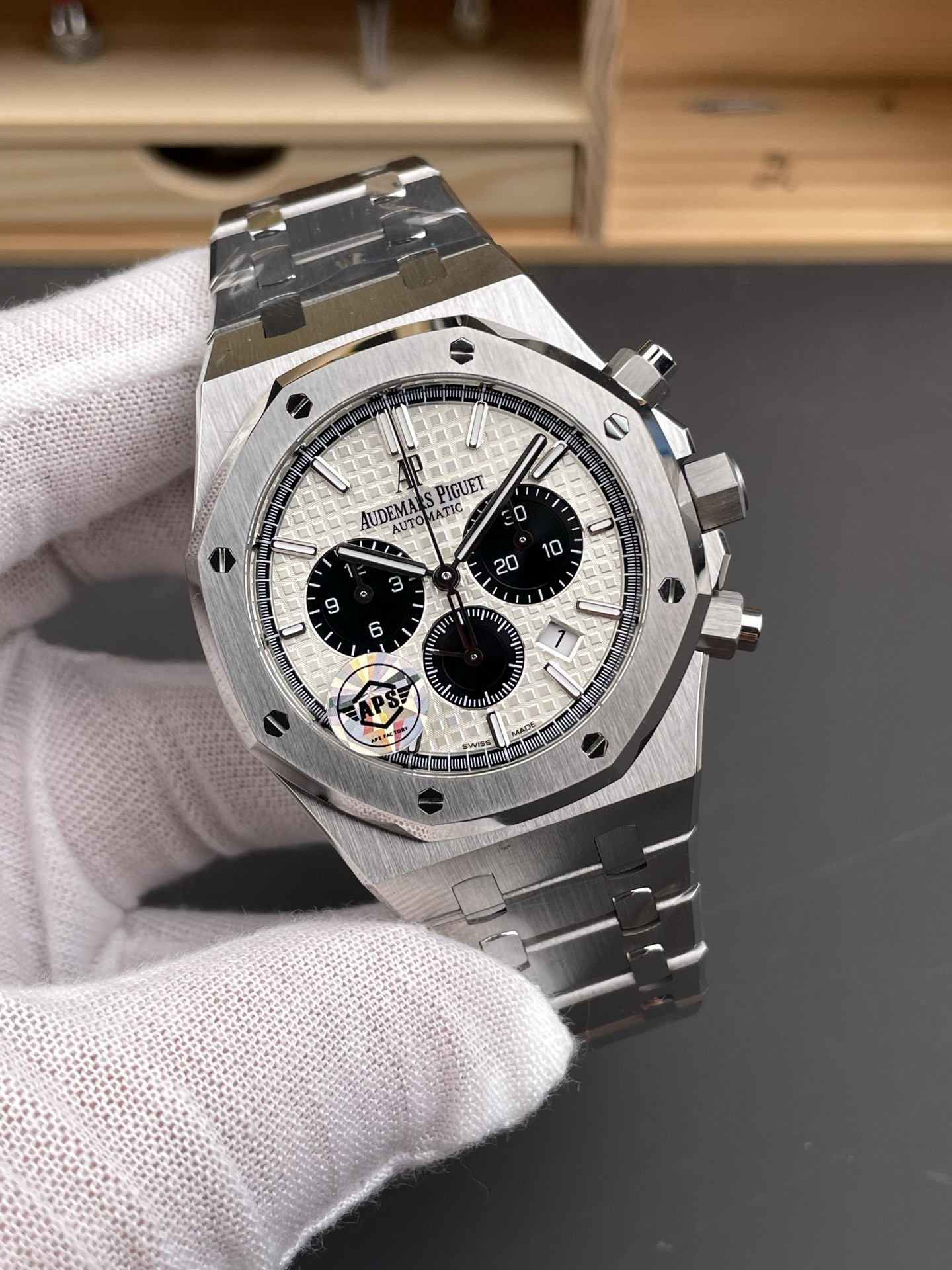 Royal Oak 26331 White Panda