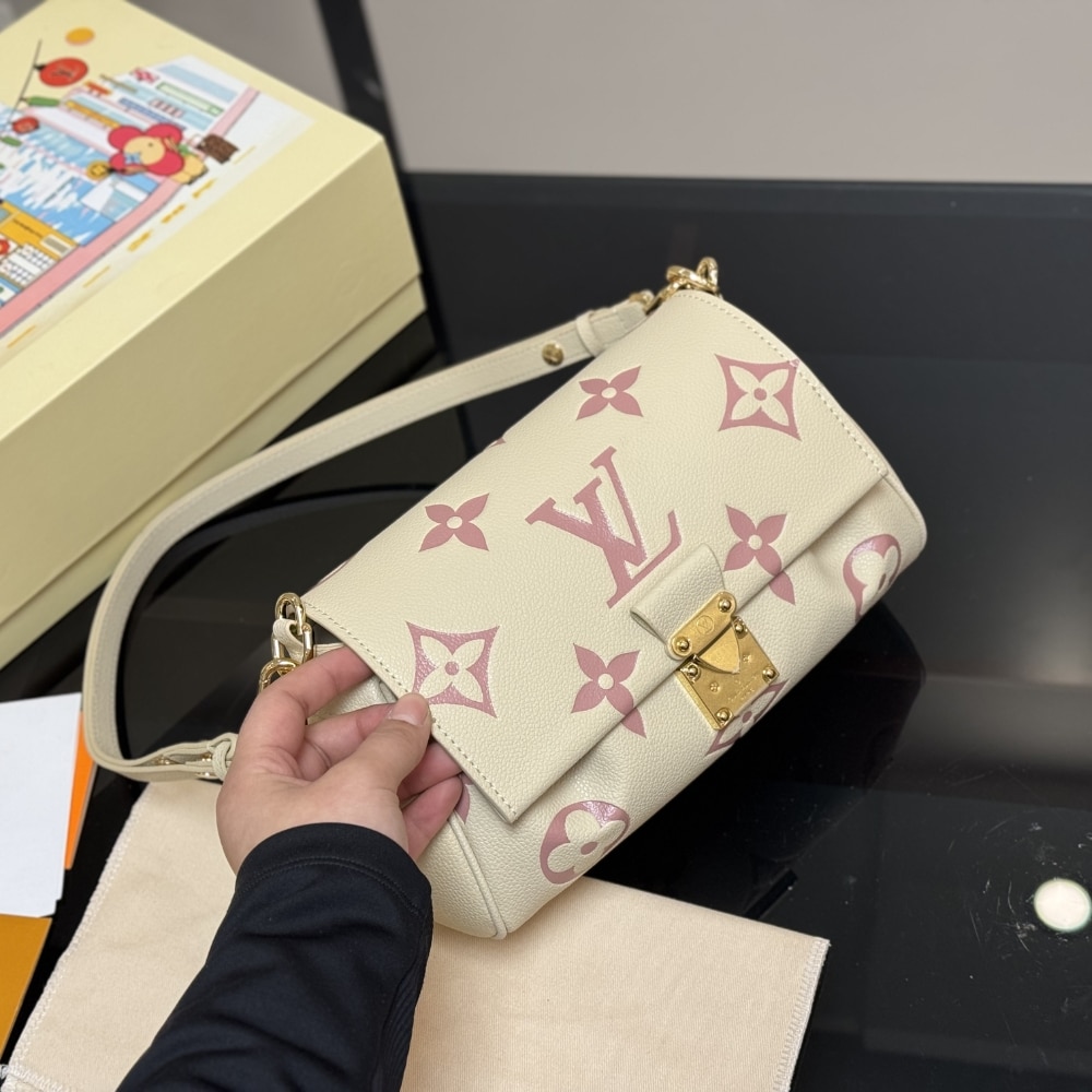 Louis Vuitton Favorite Bag Rose Trianon 23cm M46393