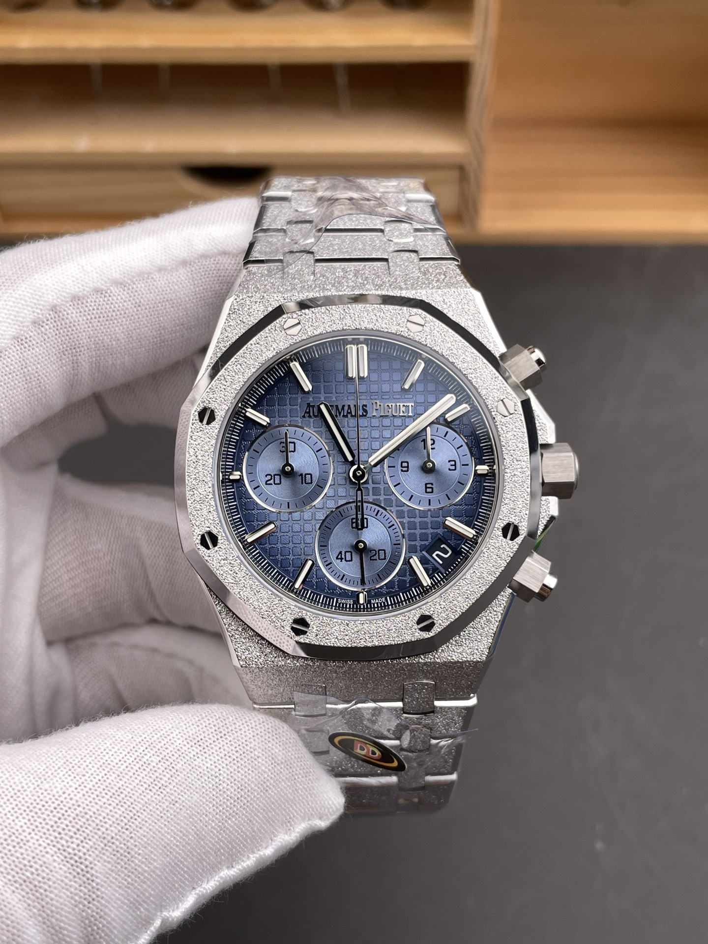 Royal Oak 26240 Frosted Gold Blue Dial