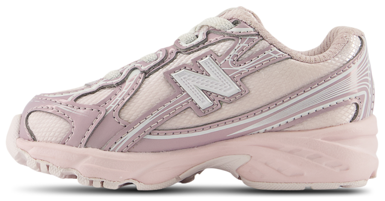 New Balance 740
