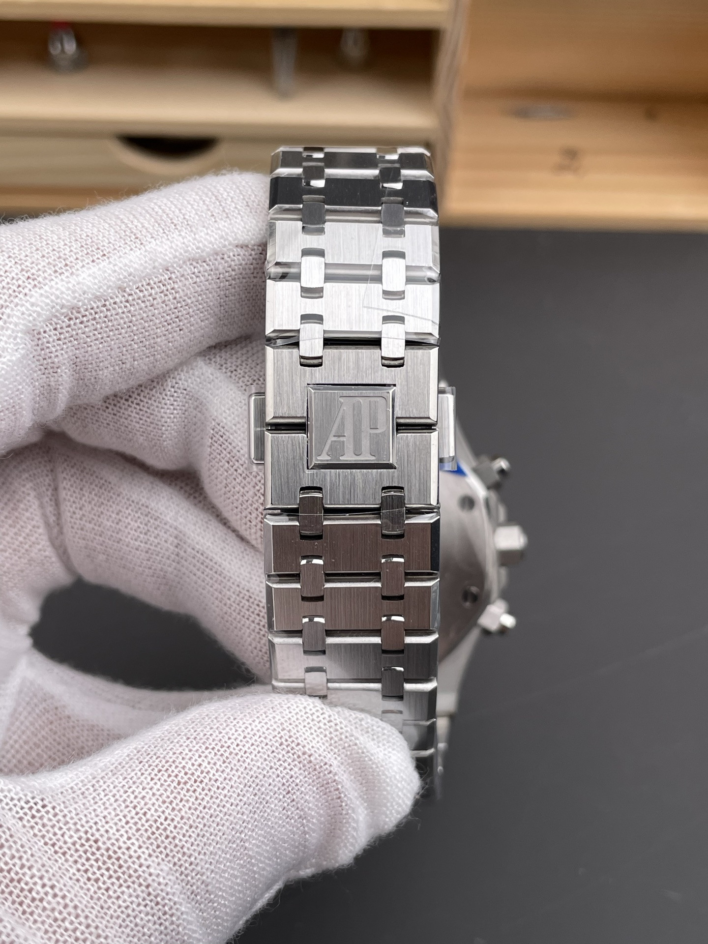 Royal Oak 26331 White Panda