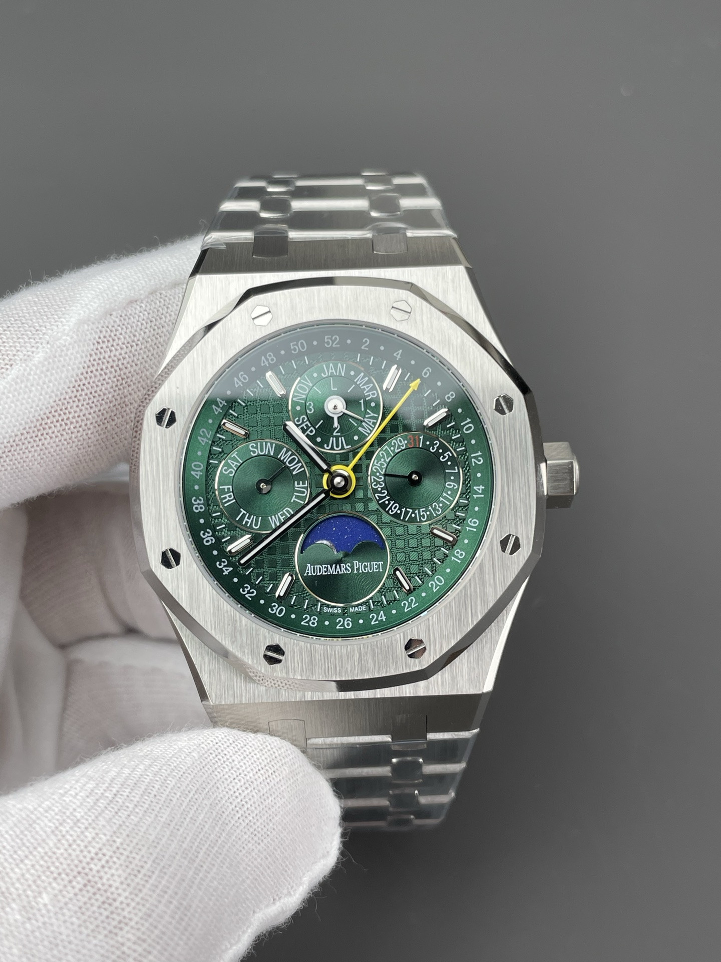 Royal Oak 26574 Green Dial Multi-function BBS Factory