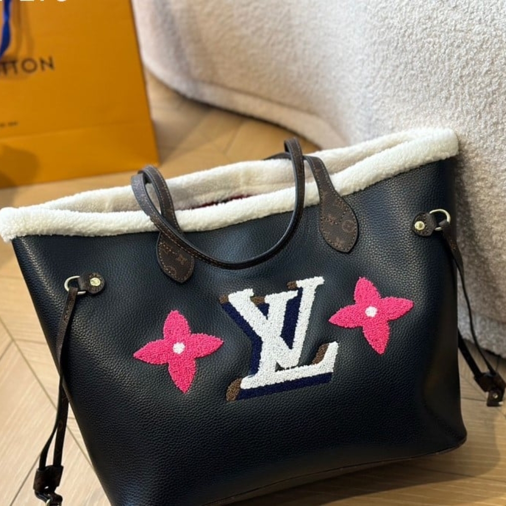 Louis Vuitton Neverfull MM Monogram Teddy Black 31cm M56960