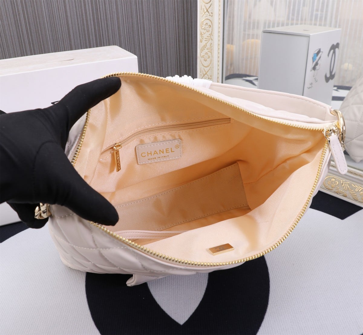 Chanel Maxi Hobo Bag Black Leather And Gold Tone Metal White 28Cm As4339