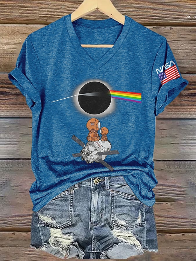 V-Neck Retro Artemis II See You On The Dark Side Of The Moon Print T-Shirt