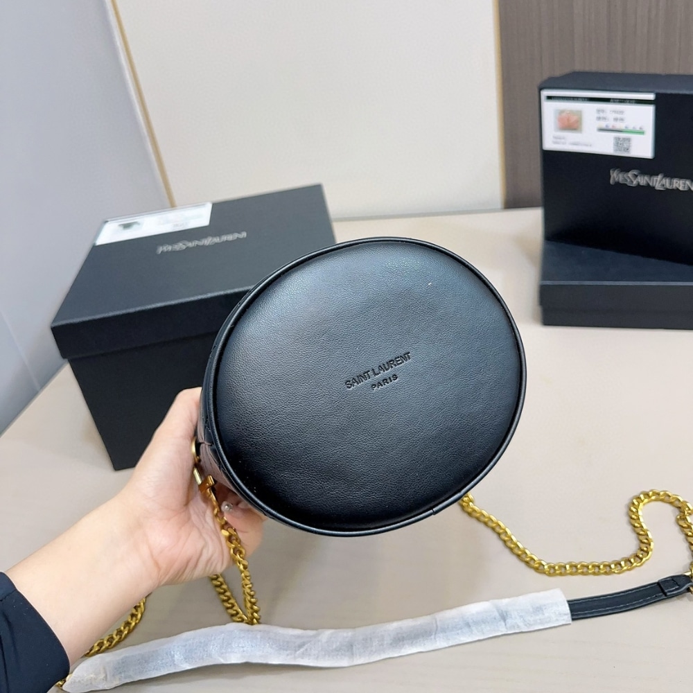 Saint Laurent Gaby Bucket Bag In Black 18Cm 7639611El071000