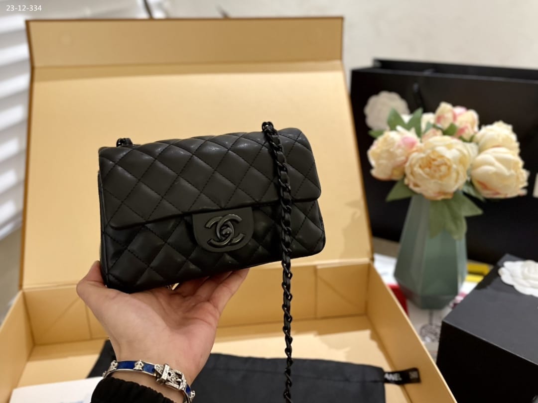 Chanel Flap Bag Black 20Cm