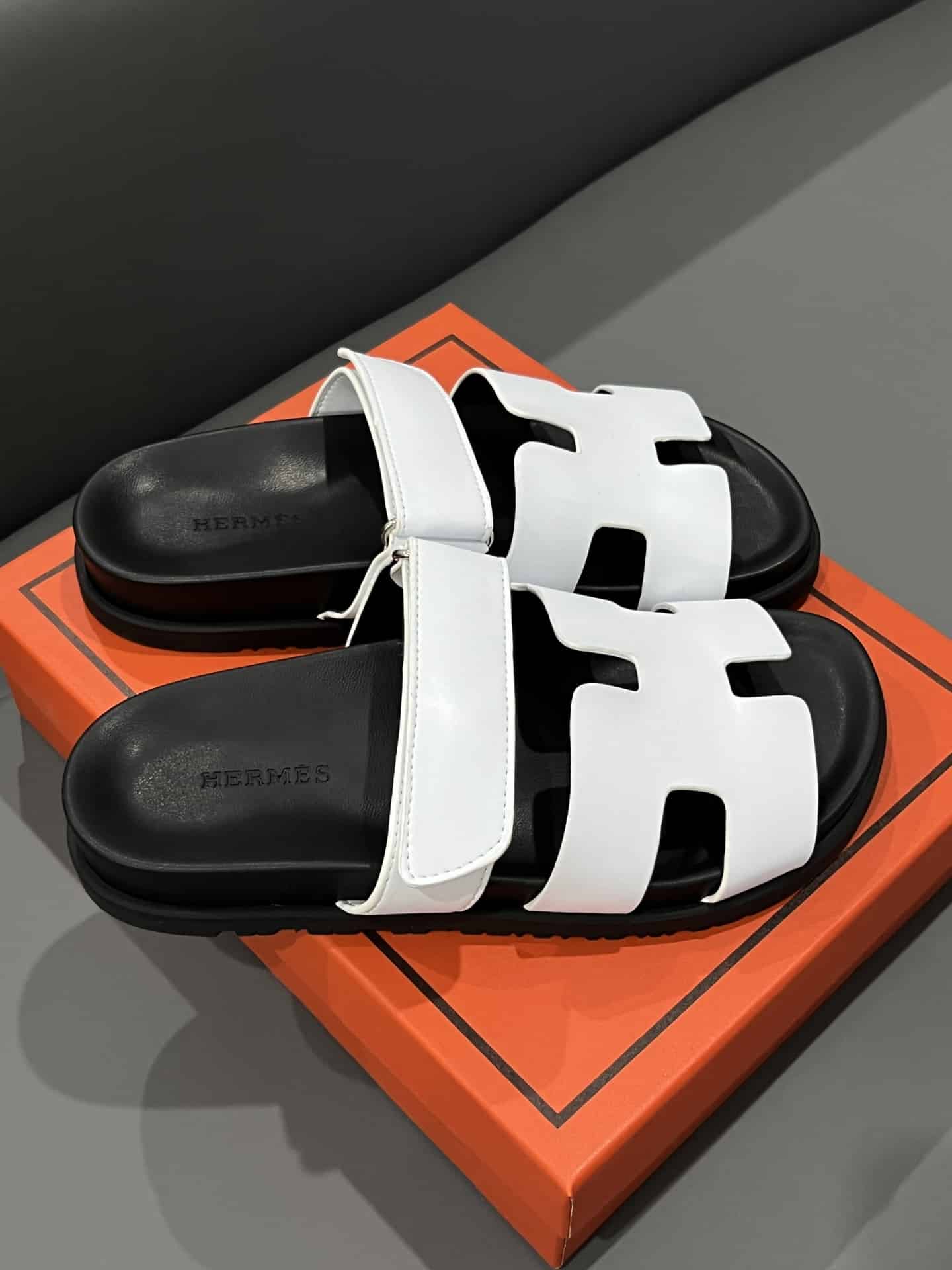 Hermes Chypre Sandal Blanc Calfskin White H222100Z 90345