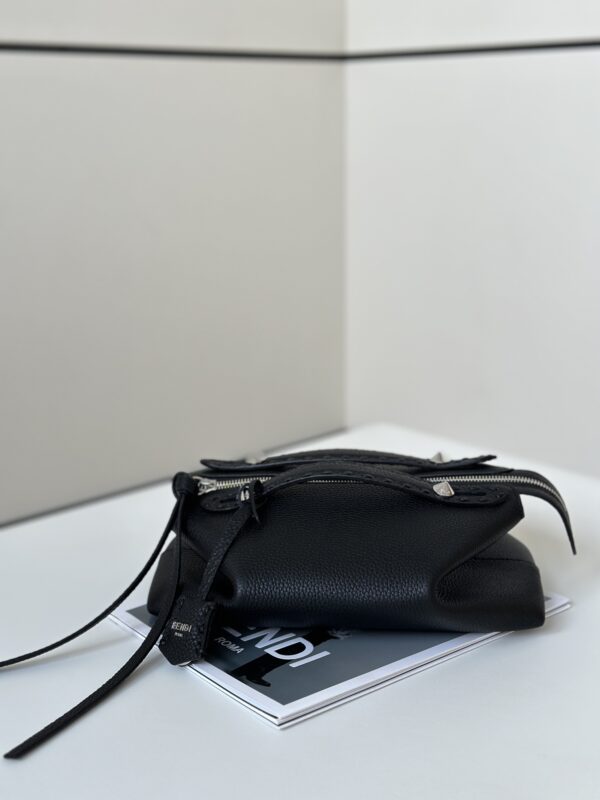 Replica Fendi By The Way Black