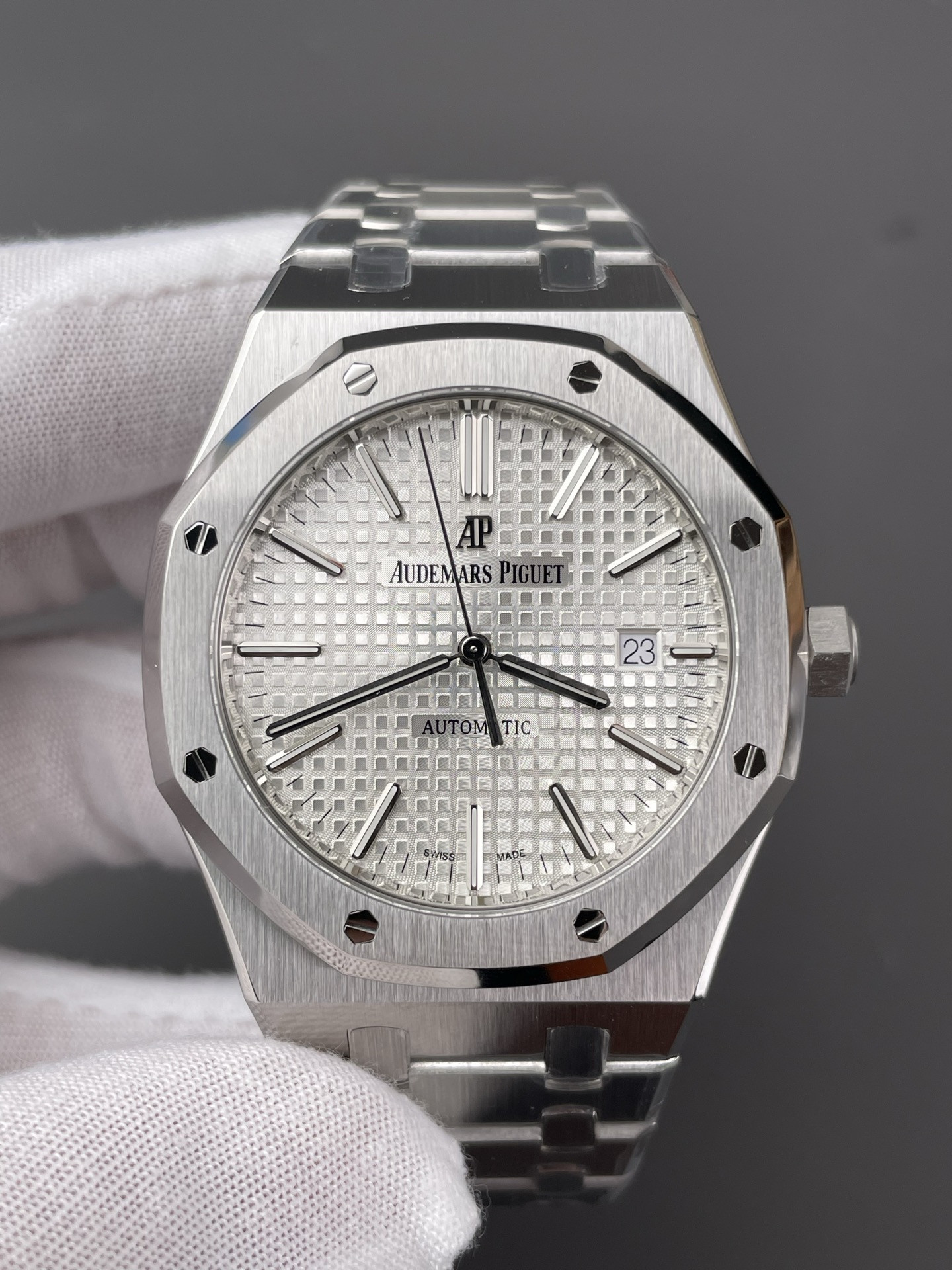 Royal Oak 15400 White Dial