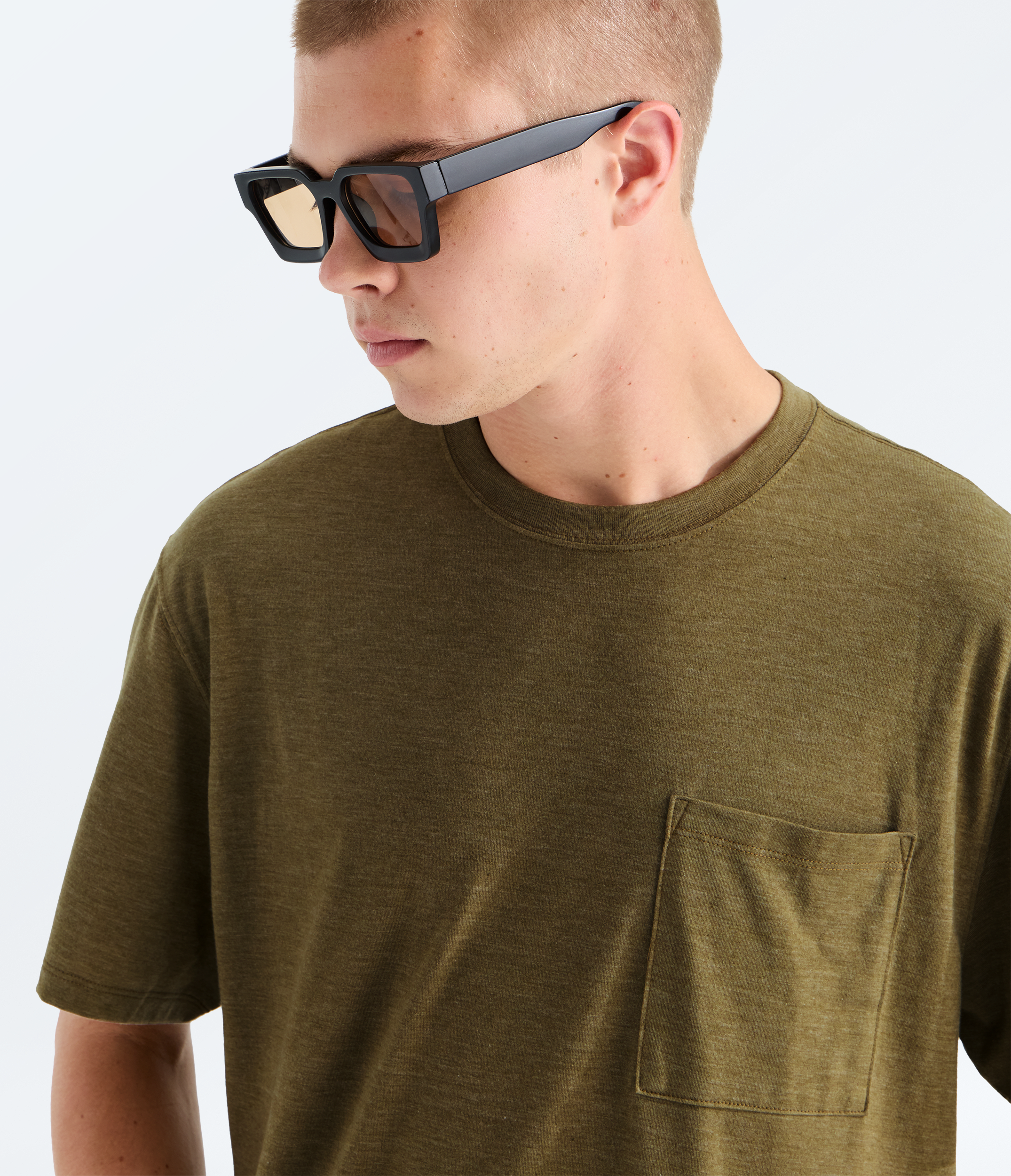 Men’s Tri-Blend Short-Sleeve Pocket Tee