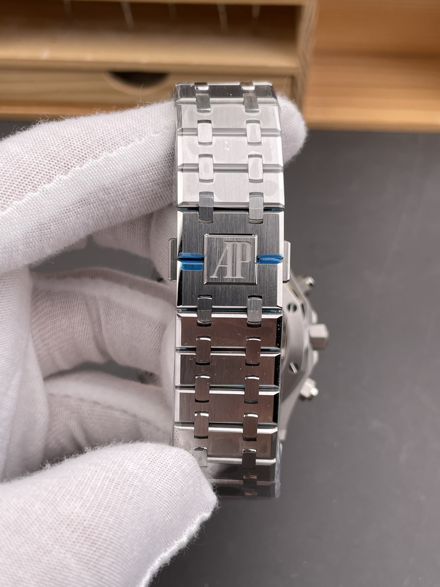 Royal Oak 26240 Silver White Dial