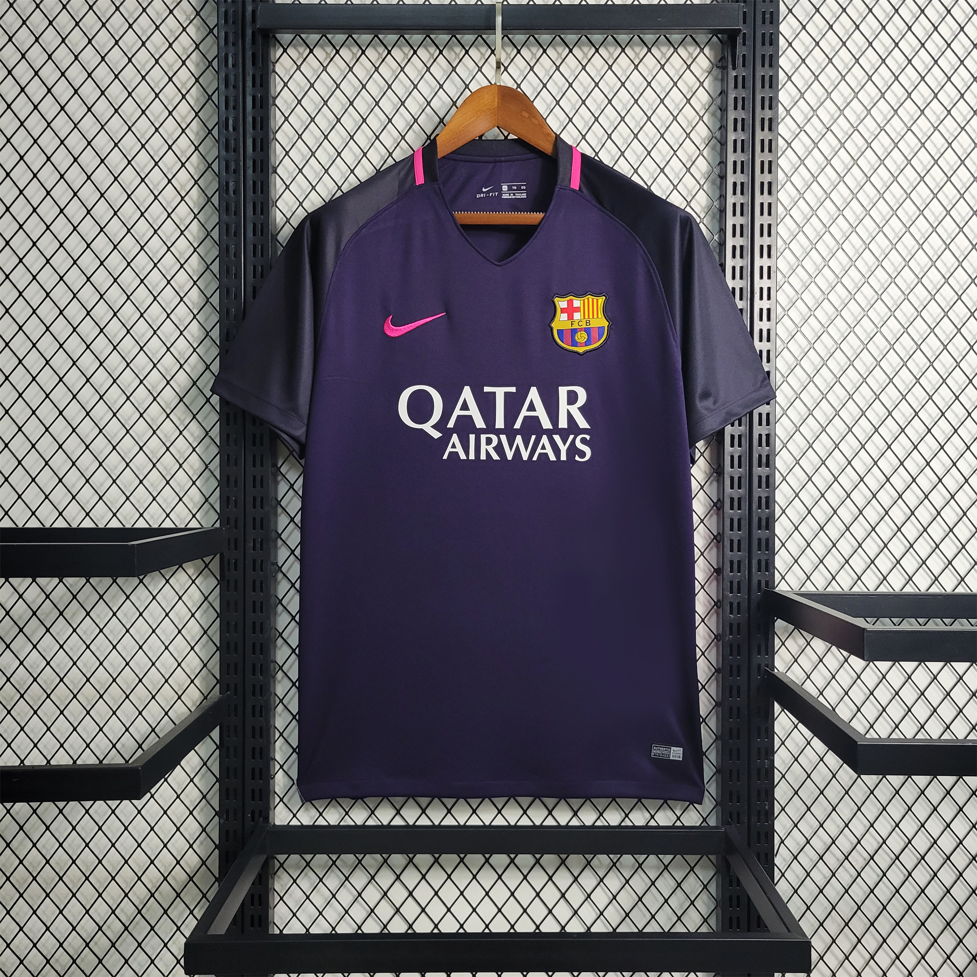 Retro Barcelona 16-17 Away Stadium Jersey