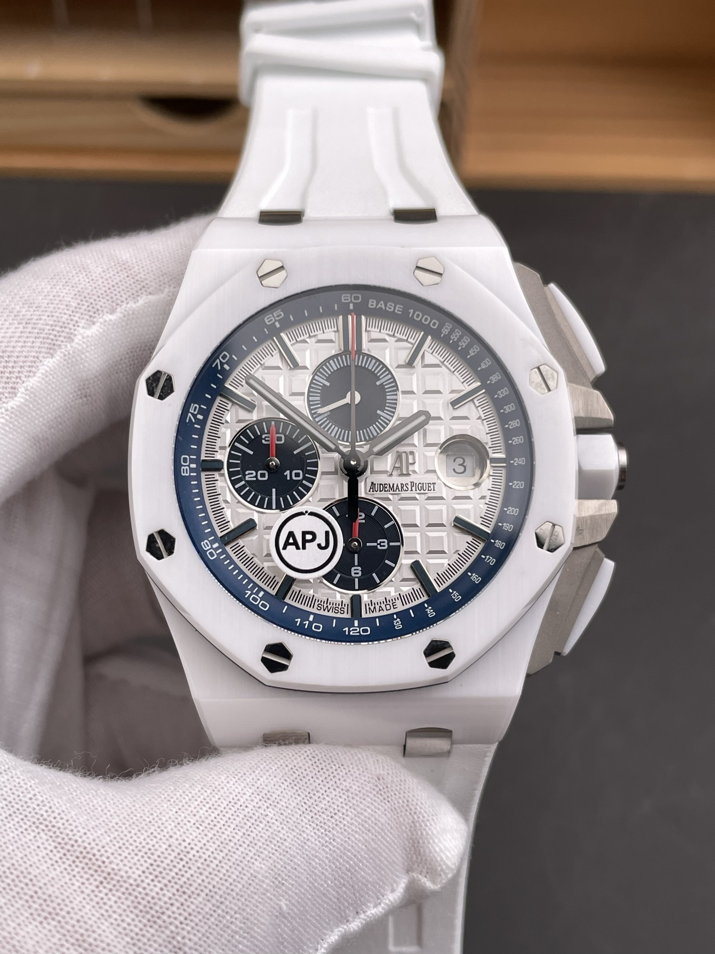 Royal Oak 16202 White Ceramic